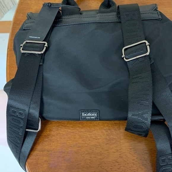 Botkier trigger mini backpack black NEW - Picture 3 of 4